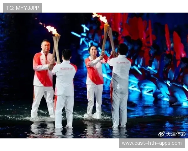 马琳、陈若琳、郭晶晶、梁伟铿、冼东妹等传递火炬，2004马琳陈玘