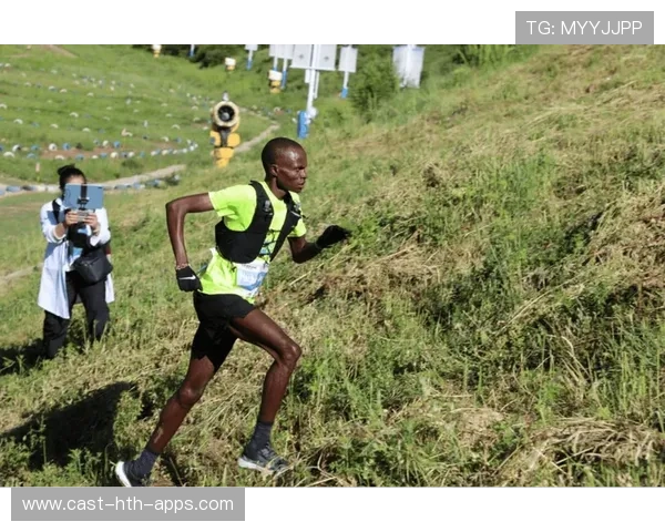 长跑邀请赛：肯尼亚选手再创新高，比赛精彩纷呈！，肯尼亚长跑运动员训练视频